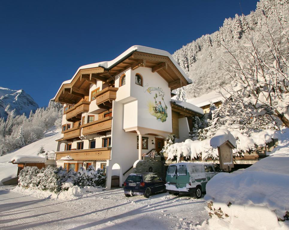 Haus Am Sonnenhang Finkenberg Exterior foto